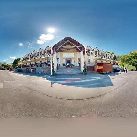 Hotel Hradna Brana Bratysława Zewnętrze zdjęcie